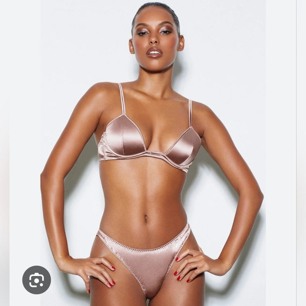 Fleur du Mal LUXE PLUNGE BRA - Size 32D *NWT*